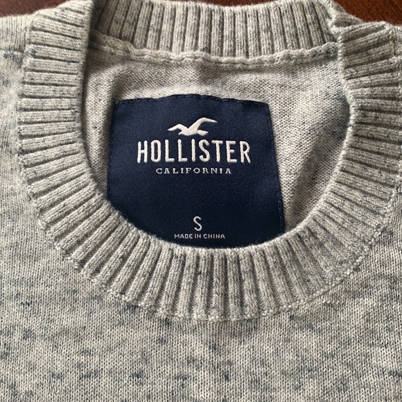 Like new Hollister Heather gray sweater - Picture 3 of 4